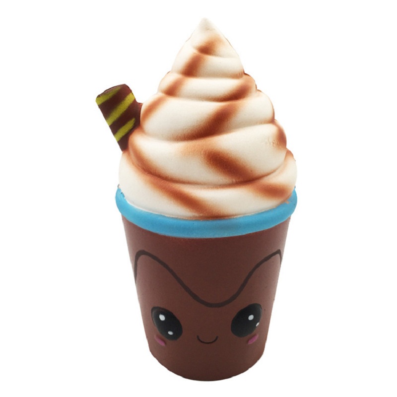 Food Or Snacks - Jumbo-Schokoladen-Eiscreme, matschiges, cremefarbenes, duftendes, langsam steigendes